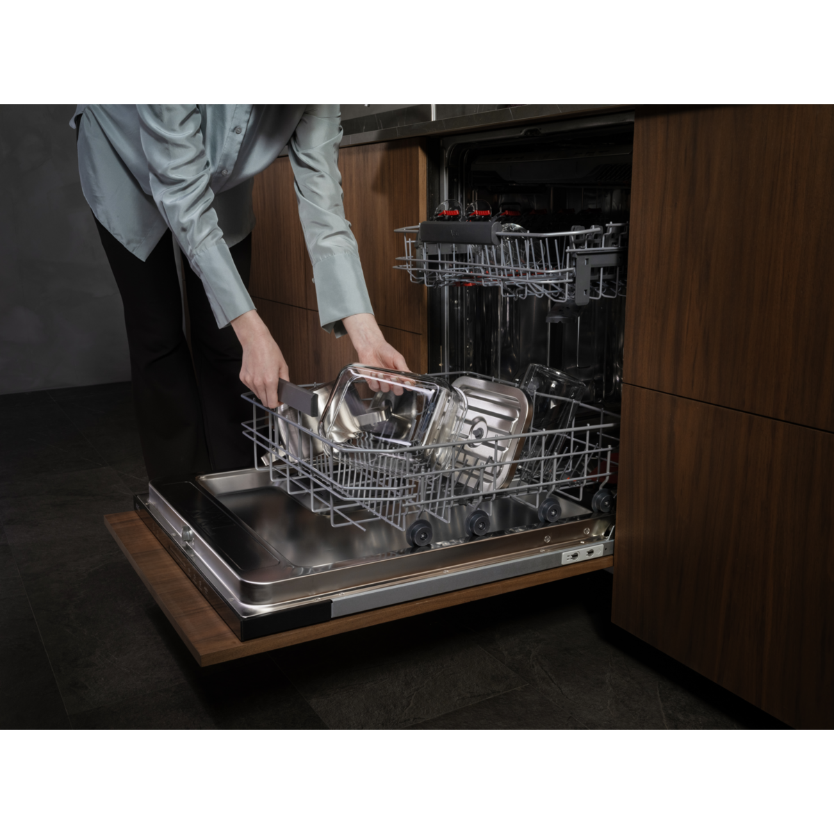 AEG - Vacuum Sealer - AVGB1