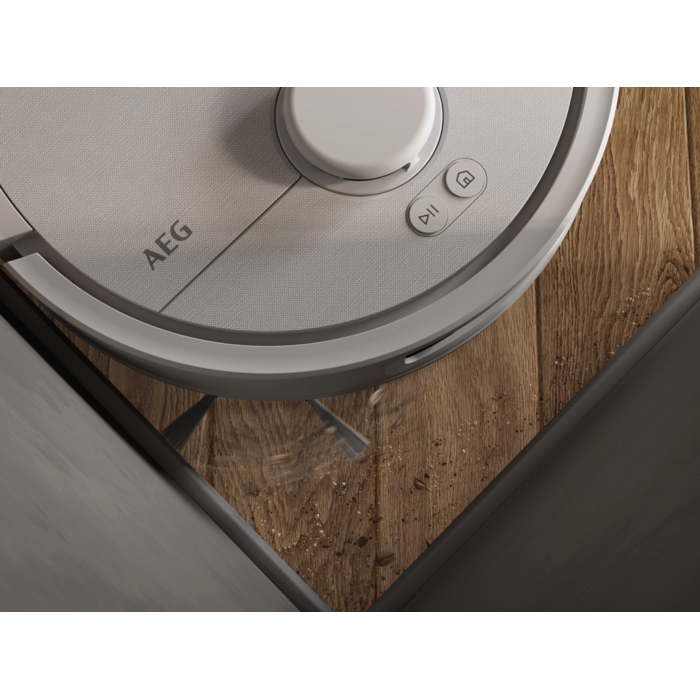 Designed to sweep debris from corners for perfect, edge-to-edge cleaning