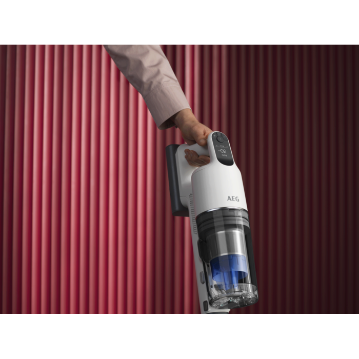 The 9000 Cordless cleaner: Pistol grip, balanced for less fatigue