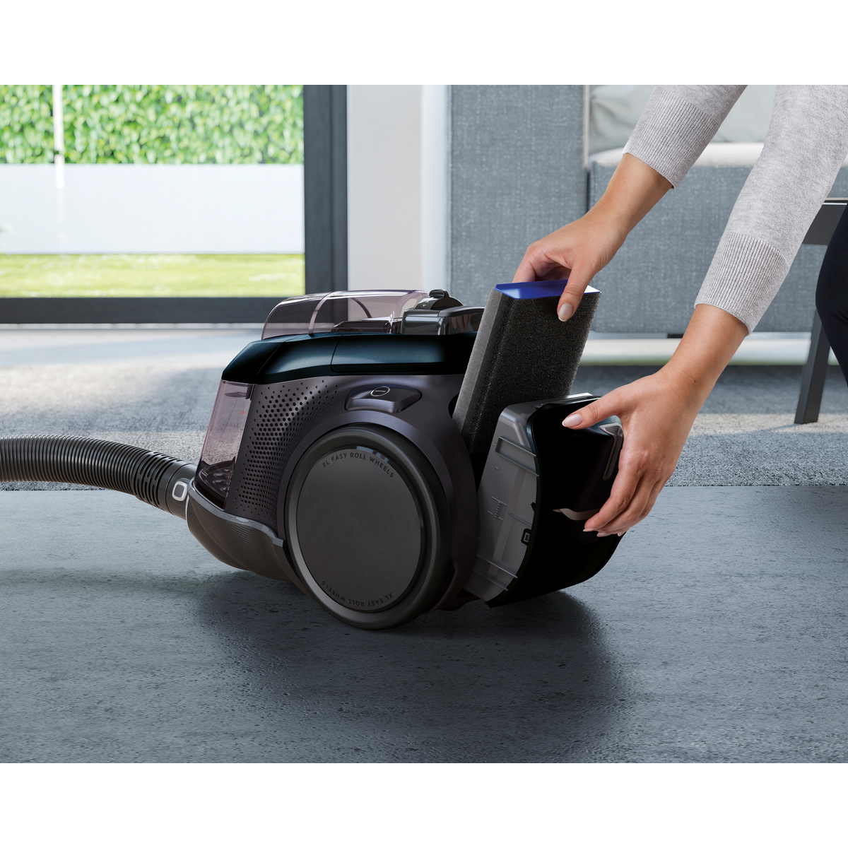 AEG - Beutellose Staubsauger - LX9-3-STM