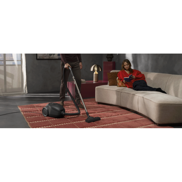 700 Silent Bagged Cleaner – silent power for everyday cleaning.