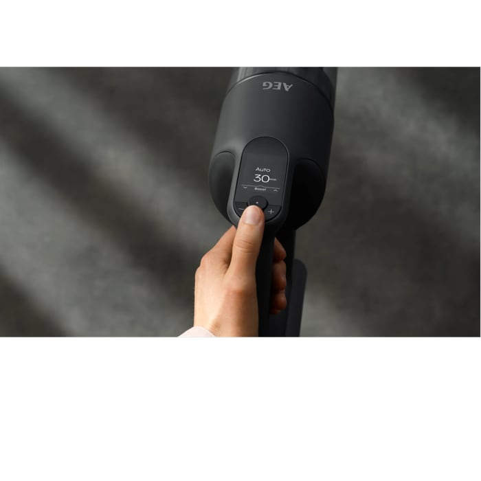 The AEG 9000 cordless cleaner shows key information on LCD display