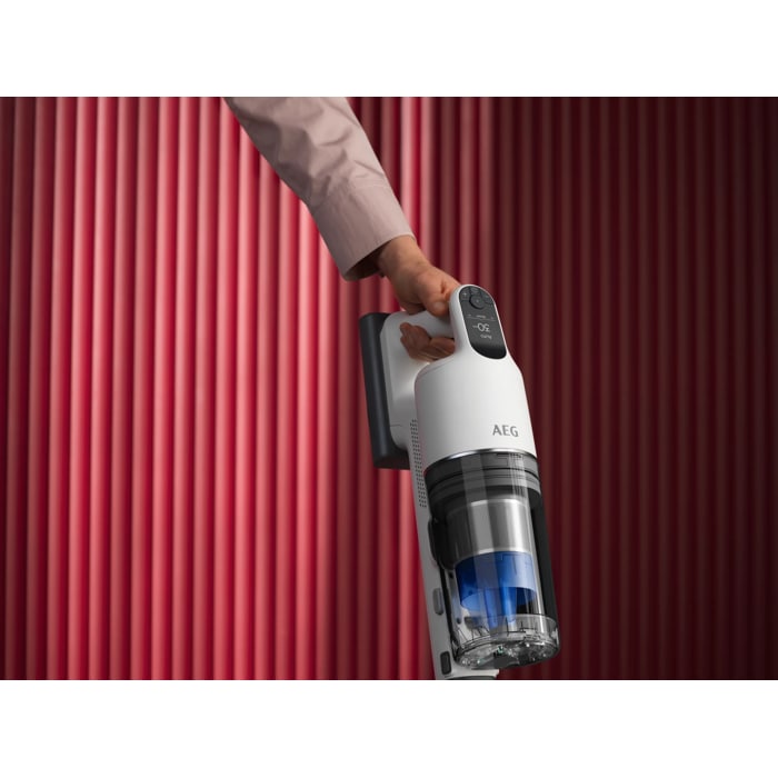 The 9000 Cordless cleaner: Pistol grip, balanced for less fatigue