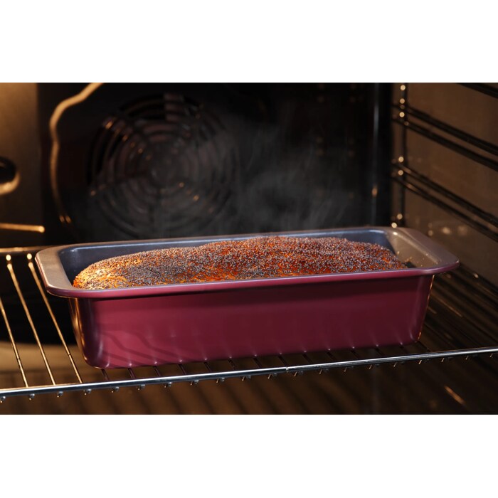 Non-stick 2-in-1 Springform Cake Tin, with fluted ring mould.