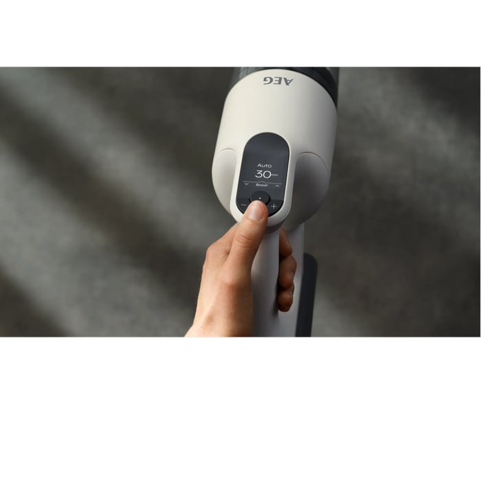 The AEG 9000 cordless cleaner shows key information on LCD display