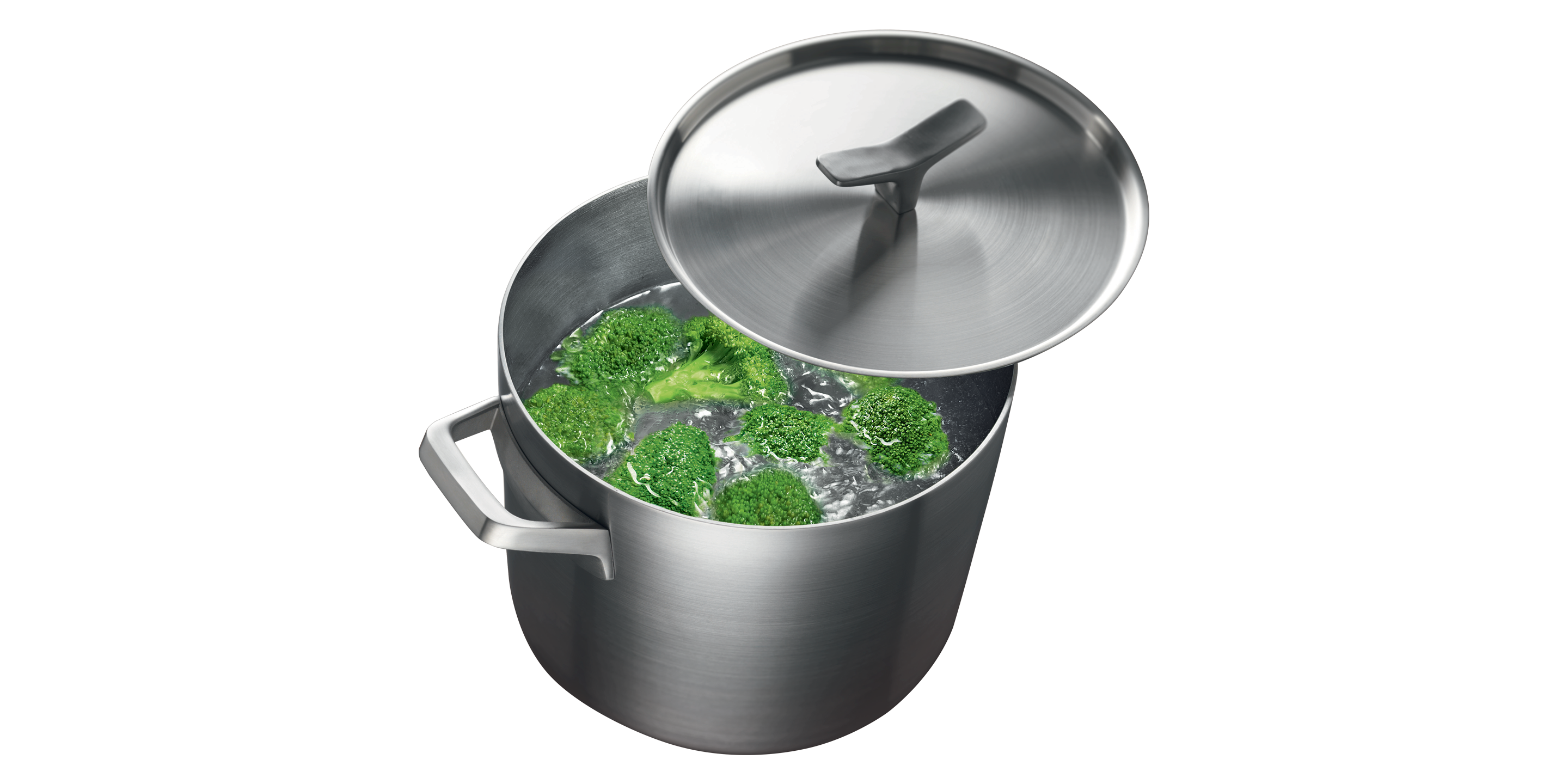 Brokkoli beim Kochen in einem Suppentopf der The Mastery Collection