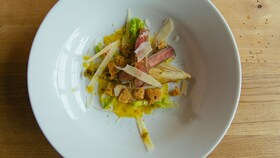 Caesar Salad mit Wagyu-Rindfleisch von Ludwig Maurer