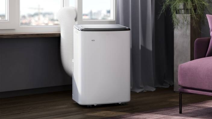 Klimagerät vor einer Wand